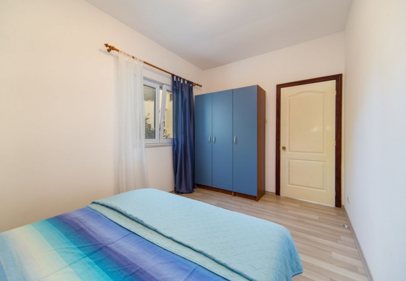 Appartamento a Brist - Appartamento in Brist con balcone, Climatizzazione, WIFI (610-6)