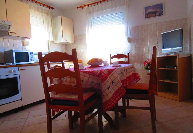 Appartamento a Pula - Appartamento in Pola (Pula) con terrazzo, Climatizzazione, WIFI, Lavatrice (633-1) Appartamento a Pula - Appartamento in Pola (Pula) con terrazzo, Climatizzazione, WIFI, Lavatrice (633-1)