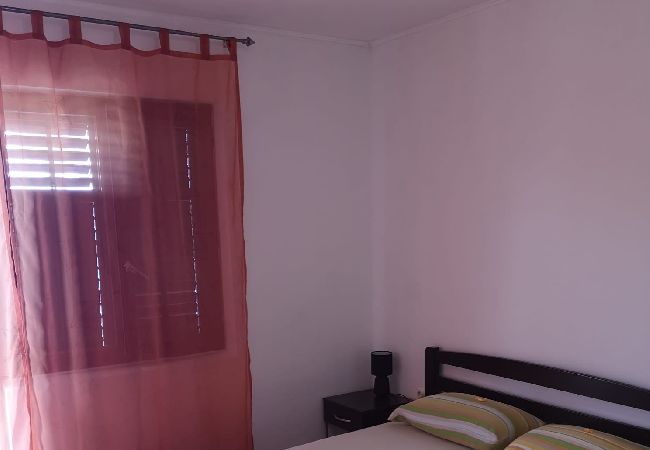 Appartamento a Stanici - Ferienwohnung in Stanići mit Meerblick, Balkon, Klimaanlage, W-LAN (634-1) Appartamento a Stanici - Ferienwohnung in Stanići mit Meerblick, Balkon, Klimaanlage, W-LAN (634-1)