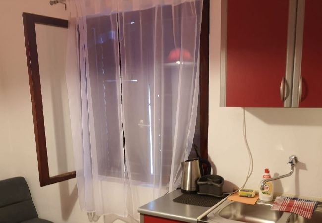 Appartamento a Stanici - Ferienwohnung in Stanići mit Meerblick, Balkon, Klimaanlage, W-LAN (634-3) Appartamento a Stanici - Ferienwohnung in Stanići mit Meerblick, Balkon, Klimaanlage, W-LAN (634-3)