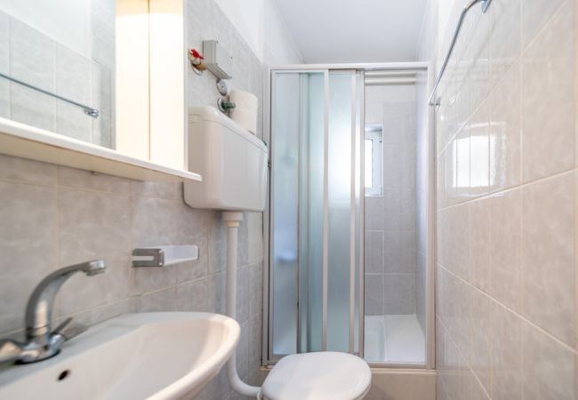 Appartamento a Rab - Appartamento in Barbat con vista mare, balcone, Climatizzazione (660-1) Appartamento a Rab - Appartamento in Barbat con vista mare, balcone, Climatizzazione (660-1)