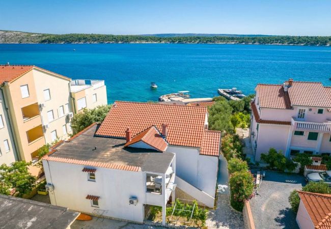 Appartamento a Rab - Appartamento in Barbat con vista mare, balcone, Climatizzazione (660-1) Appartamento a Rab - Appartamento in Barbat con vista mare, balcone, Climatizzazione (660-1)