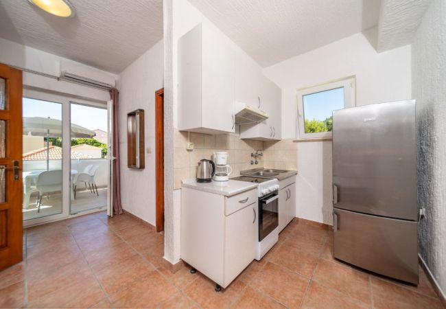 Appartamento a Rab - Appartamento in Barbat con balcone, Climatizzazione (660-3) Appartamento a Rab - Appartamento in Barbat con balcone, Climatizzazione (660-3)