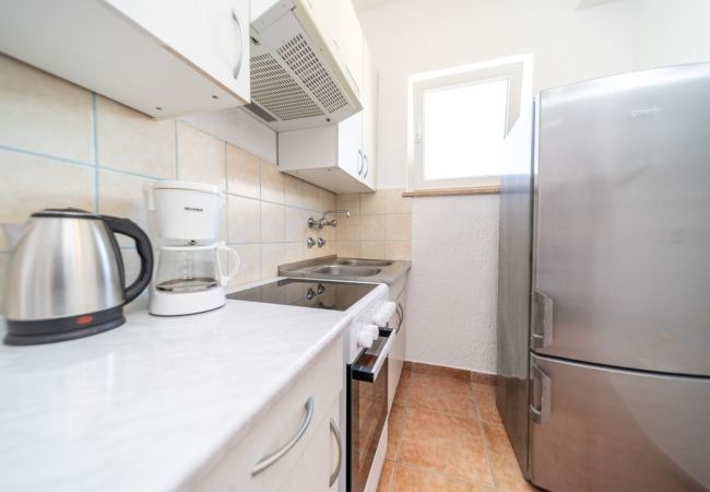 Appartamento a Rab - Appartamento in Barbat con balcone, Climatizzazione (660-3) Appartamento a Rab - Appartamento in Barbat con balcone, Climatizzazione (660-3)