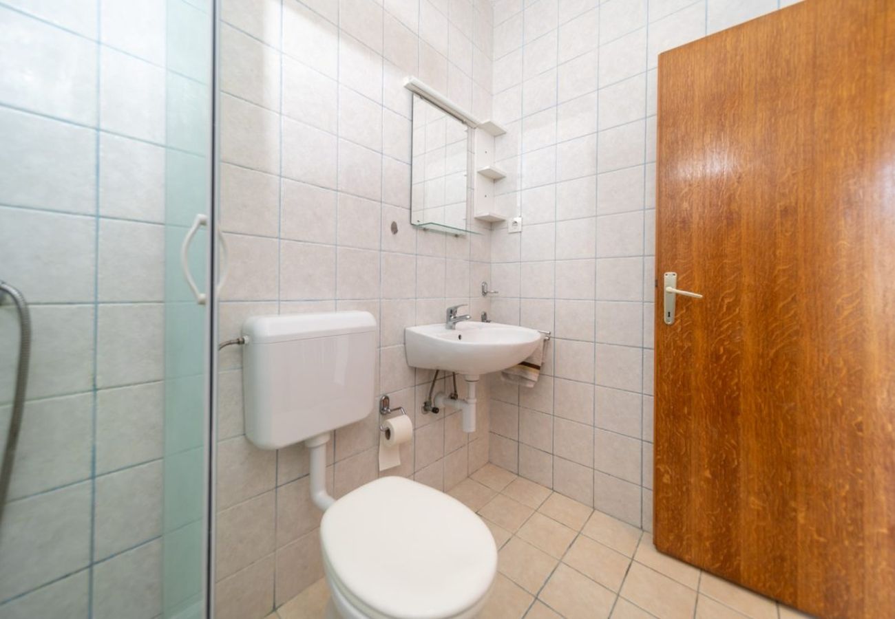 Appartamento a Rab - Appartamento in Barbat con balcone, Climatizzazione (660-3) Appartamento a Rab - Appartamento in Barbat con balcone, Climatizzazione (660-3)