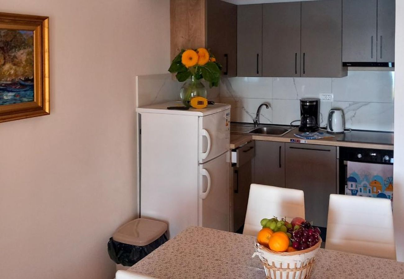 Appartamento a Rab - Appartamento in Barbat con vista mare, balcone, Climatizzazione (660-4)