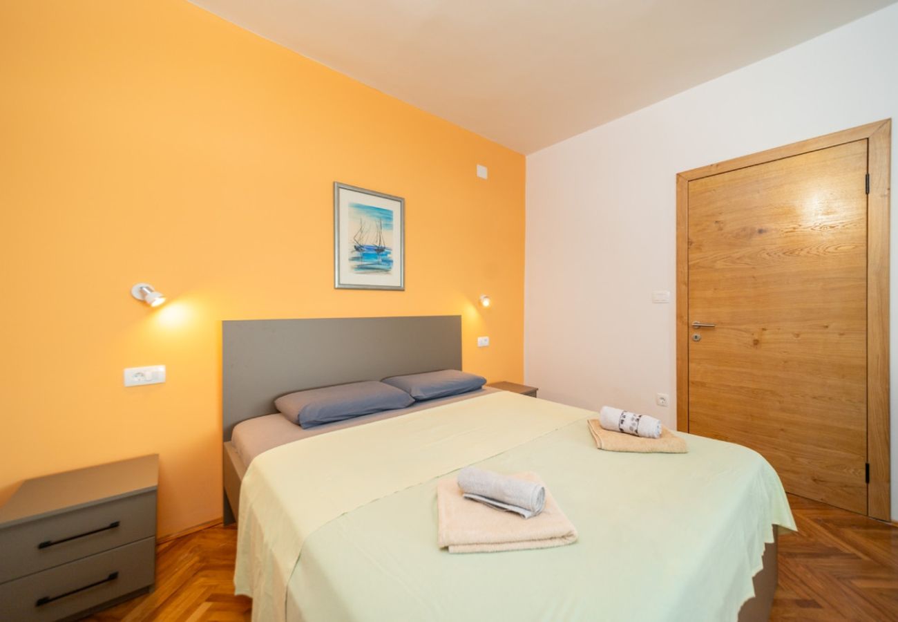 Appartamento a Rab - Appartamento in Barbat con vista mare, balcone, Climatizzazione (660-4)