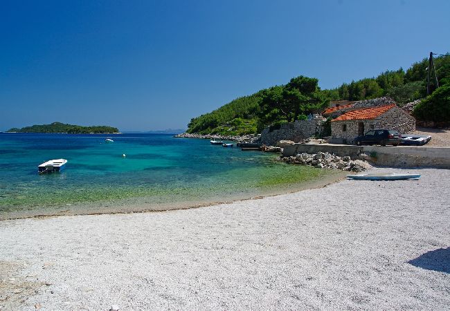 Appartamento a Karbuni - Appartamento in Karbuni con vista mare, balcone, Climatizzazione, WIFI (217-1) Appartamento a Karbuni - Appartamento in Karbuni con vista mare, balcone, Climatizzazione, WIFI (217-1)