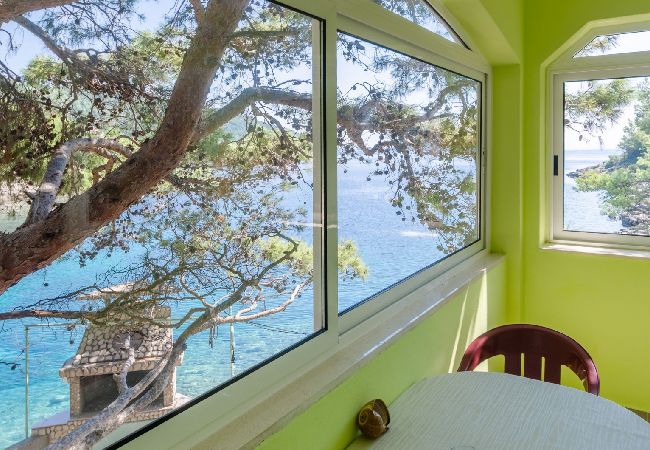 Appartamento a Karbuni - Appartamento in Karbuni con vista mare, balcone, Climatizzazione, WIFI (217-1) Appartamento a Karbuni - Appartamento in Karbuni con vista mare, balcone, Climatizzazione, WIFI (217-1)