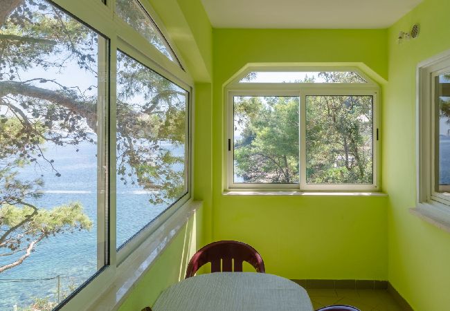 Appartamento a Karbuni - Appartamento in Karbuni con vista mare, balcone, Climatizzazione, WIFI (217-1) Appartamento a Karbuni - Appartamento in Karbuni con vista mare, balcone, Climatizzazione, WIFI (217-1)