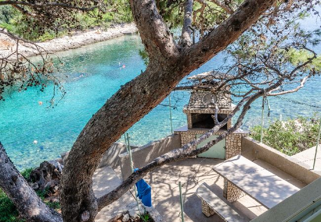 Appartamento a Karbuni - Appartamento in Karbuni con vista mare, balcone, Climatizzazione, WIFI (217-1) Appartamento a Karbuni - Appartamento in Karbuni con vista mare, balcone, Climatizzazione, WIFI (217-1)
