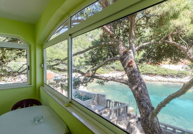 Appartamento a Karbuni - Appartamento in Karbuni con vista mare, balcone, Climatizzazione (217-2) Appartamento a Karbuni - Appartamento in Karbuni con vista mare, balcone, Climatizzazione (217-2)