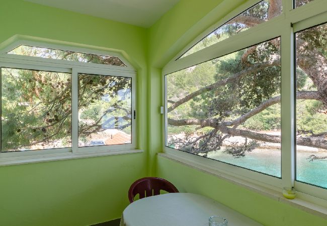 Appartamento a Karbuni - Appartamento in Karbuni con vista mare, balcone, Climatizzazione (217-2) Appartamento a Karbuni - Appartamento in Karbuni con vista mare, balcone, Climatizzazione (217-2)