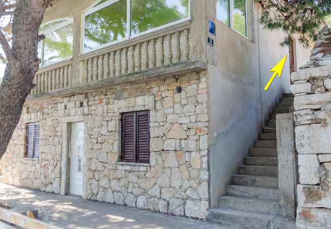 Appartamento a Karbuni - Appartamento in Karbuni con vista mare, balcone, Climatizzazione (217-2) Appartamento a Karbuni - Appartamento in Karbuni con vista mare, balcone, Climatizzazione (217-2)