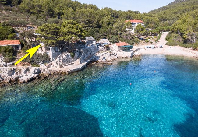 Appartamento a Karbuni - Appartamento in Karbuni con vista mare, balcone, Climatizzazione (217-2) Appartamento a Karbuni - Appartamento in Karbuni con vista mare, balcone, Climatizzazione (217-2)