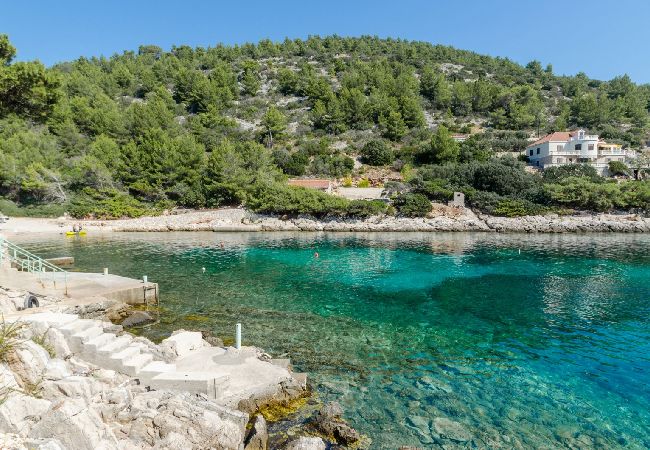 Appartamento a Karbuni - Appartamento in Karbuni con vista mare, balcone, Climatizzazione (217-2) Appartamento a Karbuni - Appartamento in Karbuni con vista mare, balcone, Climatizzazione (217-2)
