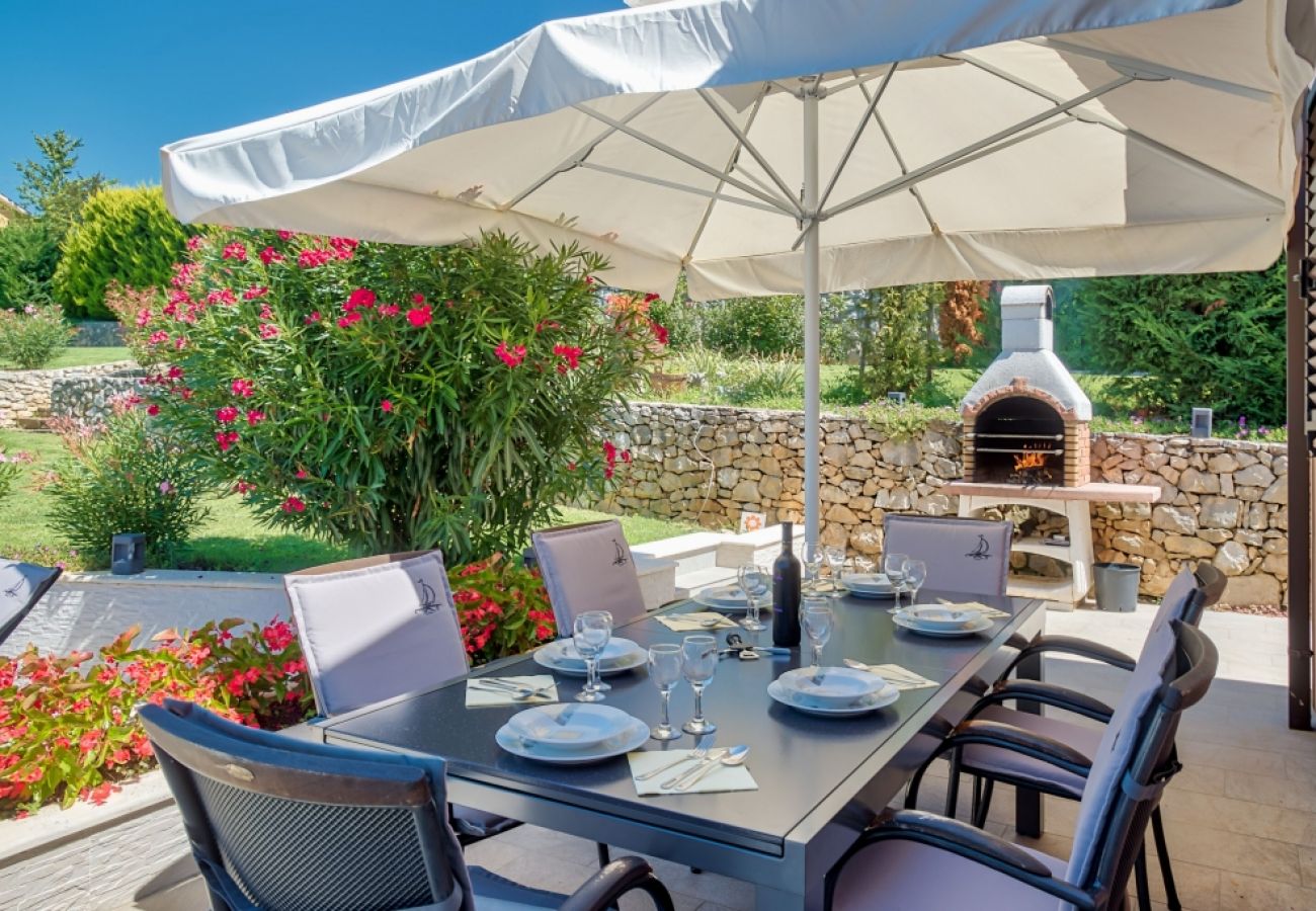 Casa a Ripenda Kras - Casa di vacanza in Ripenda Kras con loggia, Climatizzazione, WIFI, Lavatrice (676-1)