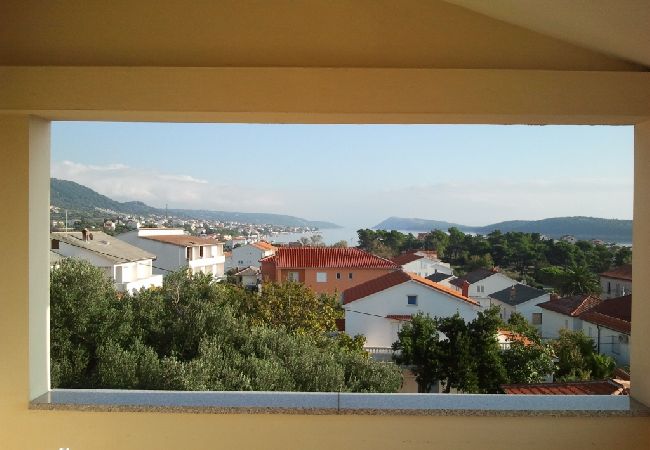 Appartamento a Banjol - Appartamento in Banjol con vista mare, balcone, Climatizzazione, WIFI (605-1) Appartamento a Banjol - Appartamento in Banjol con vista mare, balcone, Climatizzazione, WIFI (605-1)
