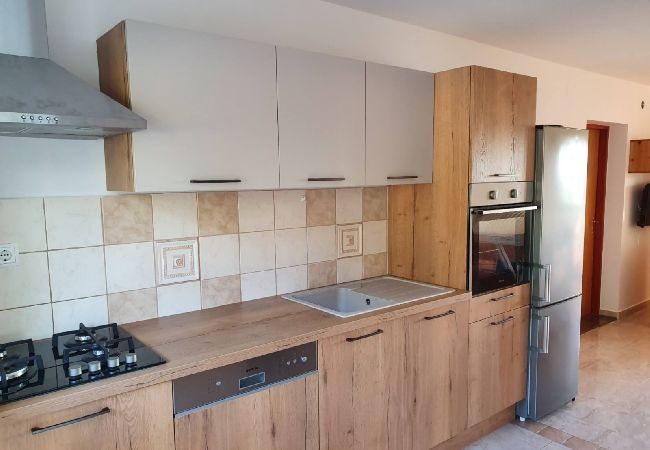 Appartamento a Banjol - Appartamento in Banjol con vista mare, balcone, Climatizzazione, WIFI (605-2) Appartamento a Banjol - Appartamento in Banjol con vista mare, balcone, Climatizzazione, WIFI (605-2)