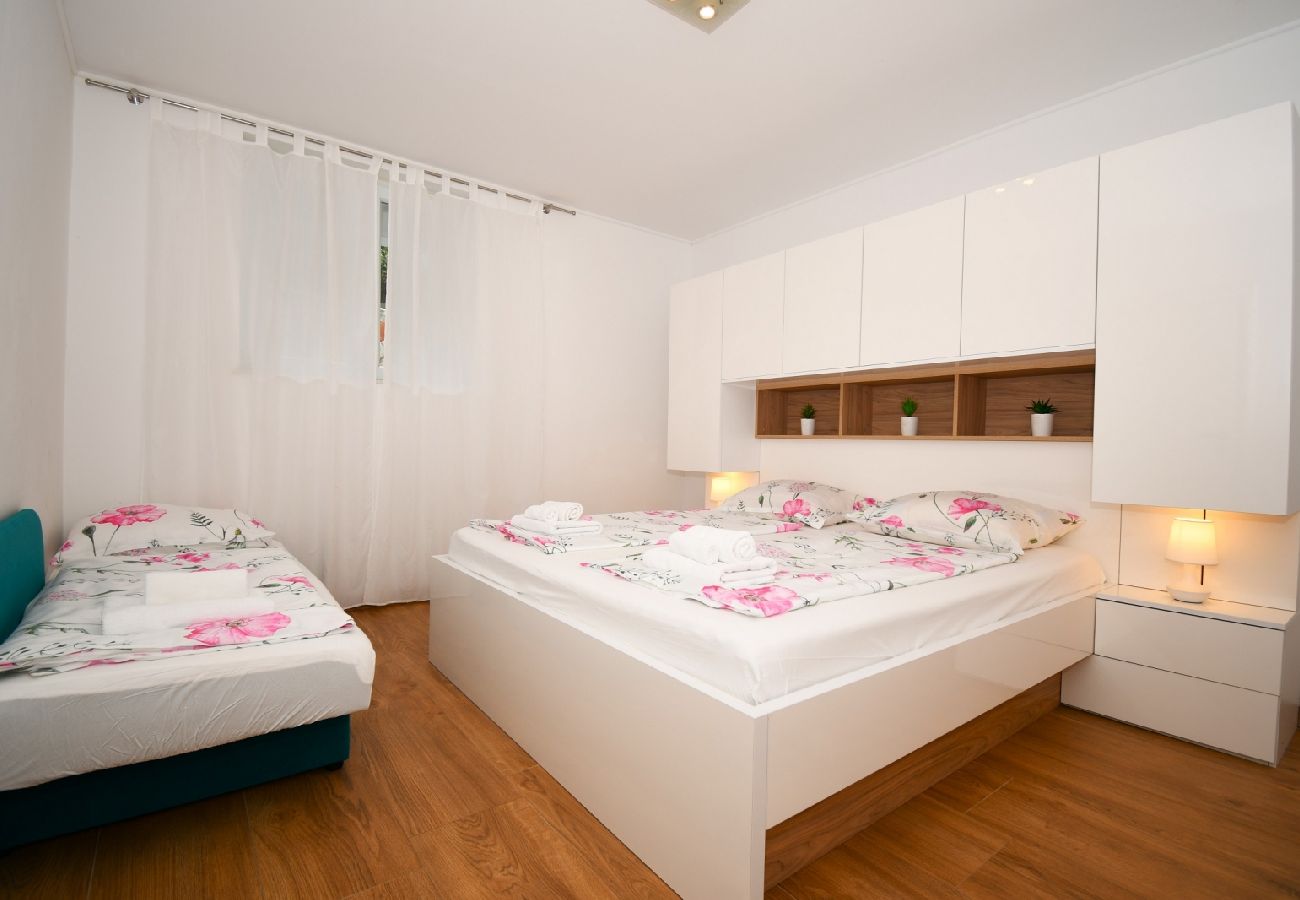 Appartamento a Lopar - Appartamento in Loparo (Lopar) con terrazzo, Climatizzazione, WIFI (613-1)