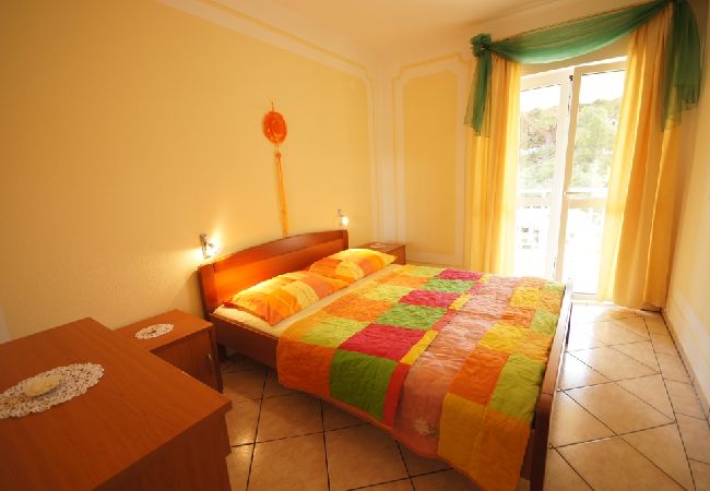 Appartamento a Orebic - Appartamento in Sabbioncello (Orebić) con vista mare, terrazzo, Climatizzazione, WIFI (829-1) Appartamento a Orebic - Appartamento in Sabbioncello (Orebić) con vista mare, terrazzo, Climatizzazione, WIFI (829-1)