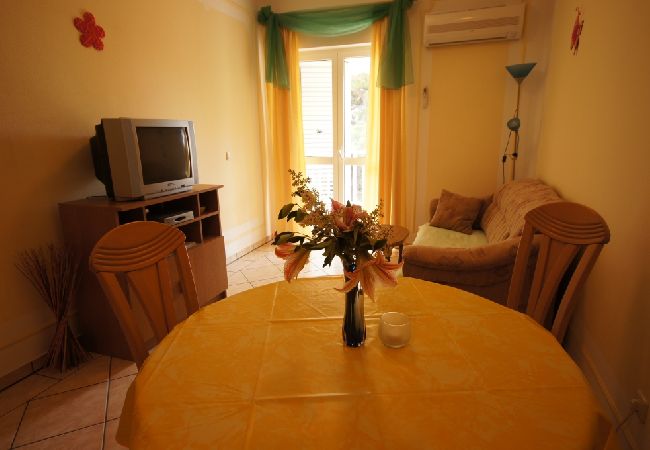 Appartamento a Orebic - Appartamento in Sabbioncello (Orebić) con vista mare, terrazzo, Climatizzazione, WIFI (829-2) Appartamento a Orebic - Appartamento in Sabbioncello (Orebić) con vista mare, terrazzo, Climatizzazione, WIFI (829-2)