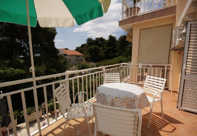Appartamento a Orebic - Appartamento in Sabbioncello (Orebić) con vista mare, terrazzo, Climatizzazione, WIFI (829-3) Appartamento a Orebic - Appartamento in Sabbioncello (Orebić) con vista mare, terrazzo, Climatizzazione, WIFI (829-3)