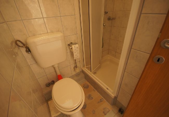 Appartamento a Orebic - Appartamento in Sabbioncello (Orebić) con vista mare, terrazzo, Climatizzazione, WIFI (829-3) Appartamento a Orebic - Appartamento in Sabbioncello (Orebić) con vista mare, terrazzo, Climatizzazione, WIFI (829-3)