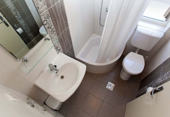 Appartamento a Podgora - Appartamento in Podgora con vista mare, terrazzo, Climatizzazione, WIFI (849-1) Appartamento a Podgora - Appartamento in Podgora con vista mare, terrazzo, Climatizzazione, WIFI (849-1)