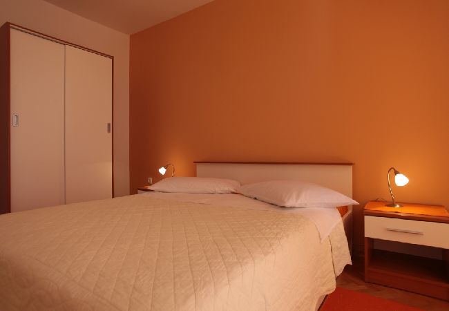 Appartamento a Podgora - Appartamento in Podgora con vista mare, terrazzo, Climatizzazione, WIFI (849-1) Appartamento a Podgora - Appartamento in Podgora con vista mare, terrazzo, Climatizzazione, WIFI (849-1)