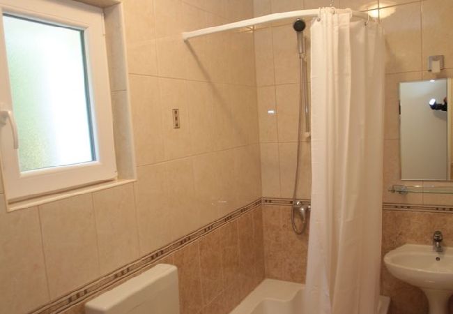Appartamento a Podgora - Appartamento in Podgora con vista mare, terrazzo, Climatizzazione, WIFI (849-2) Appartamento a Podgora - Appartamento in Podgora con vista mare, terrazzo, Climatizzazione, WIFI (849-2)