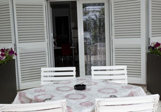 Appartamento a Duce - Appartamento in Duće con vista mare, terrazzo, Climatizzazione, WIFI (850-2) Appartamento a Duce - Appartamento in Duće con vista mare, terrazzo, Climatizzazione, WIFI (850-2)