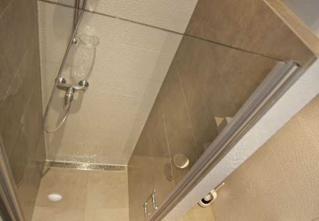 Appartamento a Duce - Appartamento in Duće con vista mare, terrazzo, Climatizzazione, WIFI (850-2) Appartamento a Duce - Appartamento in Duće con vista mare, terrazzo, Climatizzazione, WIFI (850-2)