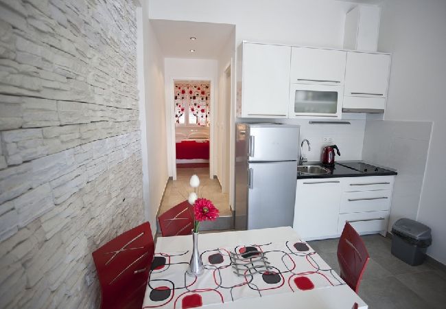 Appartamento a Duce - Appartamento in Duće con vista mare, terrazzo, Climatizzazione, WIFI (850-2) Appartamento a Duce - Appartamento in Duće con vista mare, terrazzo, Climatizzazione, WIFI (850-2)