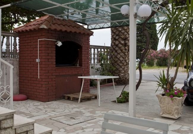 Appartamento a Duce - Appartamento in Duće con vista mare, terrazzo, Climatizzazione, WIFI (850-2) Appartamento a Duce - Appartamento in Duće con vista mare, terrazzo, Climatizzazione, WIFI (850-2)