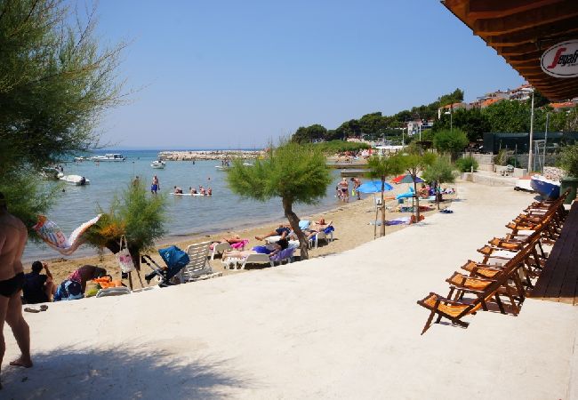 Appartamento a Duce - Appartamento in Duće con vista mare, terrazzo, Climatizzazione, WIFI (850-2) Appartamento a Duce - Appartamento in Duće con vista mare, terrazzo, Climatizzazione, WIFI (850-2)