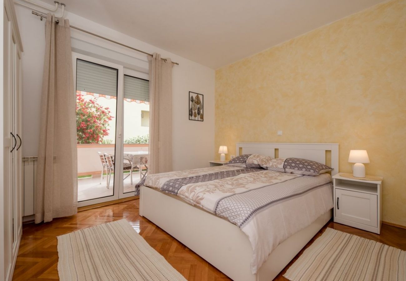 Appartamento a Palit - Appartamento in Palit con terrazzo, Climatizzazione, WIFI, Lavastoviglie (820-2)