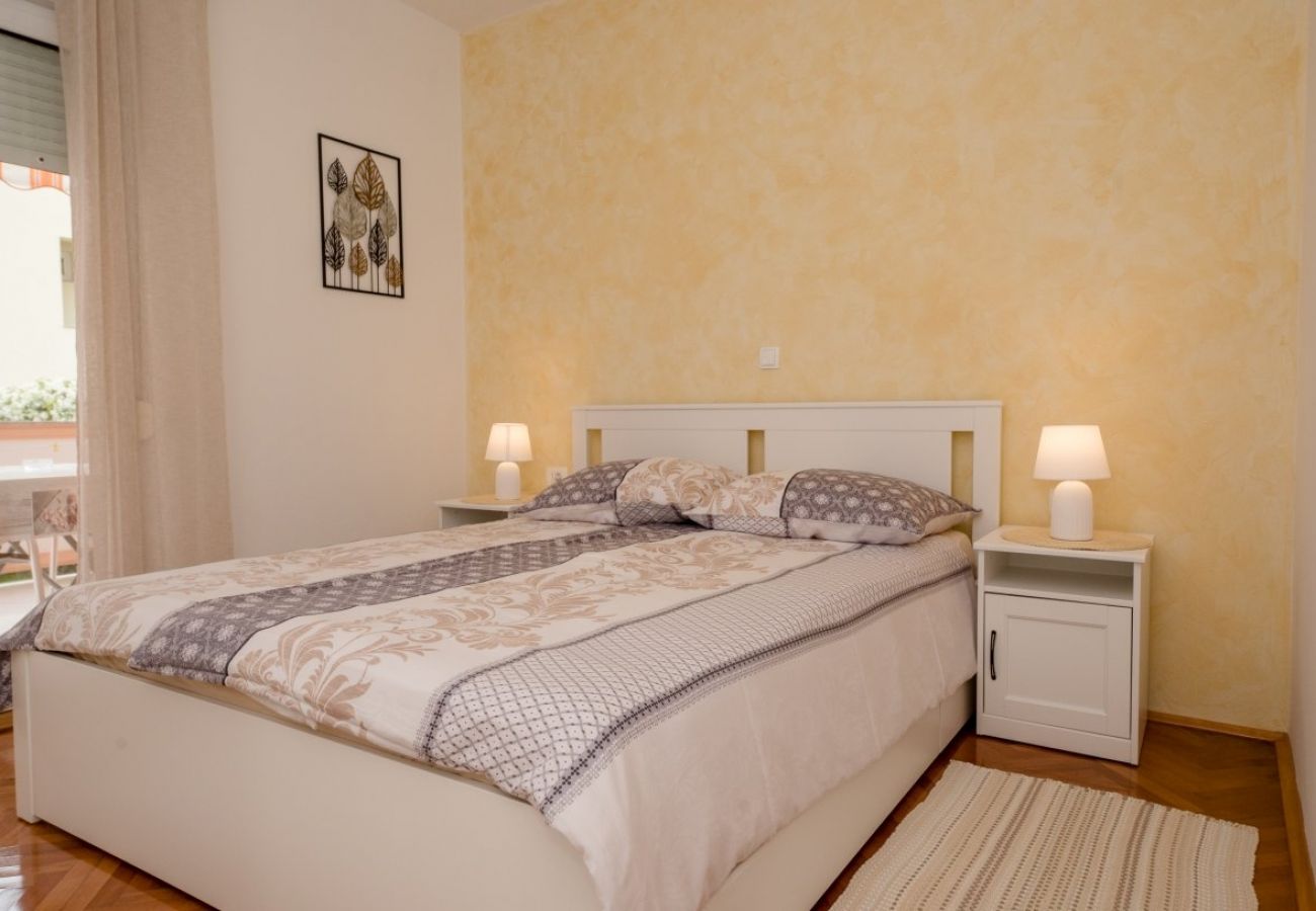 Appartamento a Palit - Appartamento in Palit con terrazzo, Climatizzazione, WIFI, Lavastoviglie (820-2)