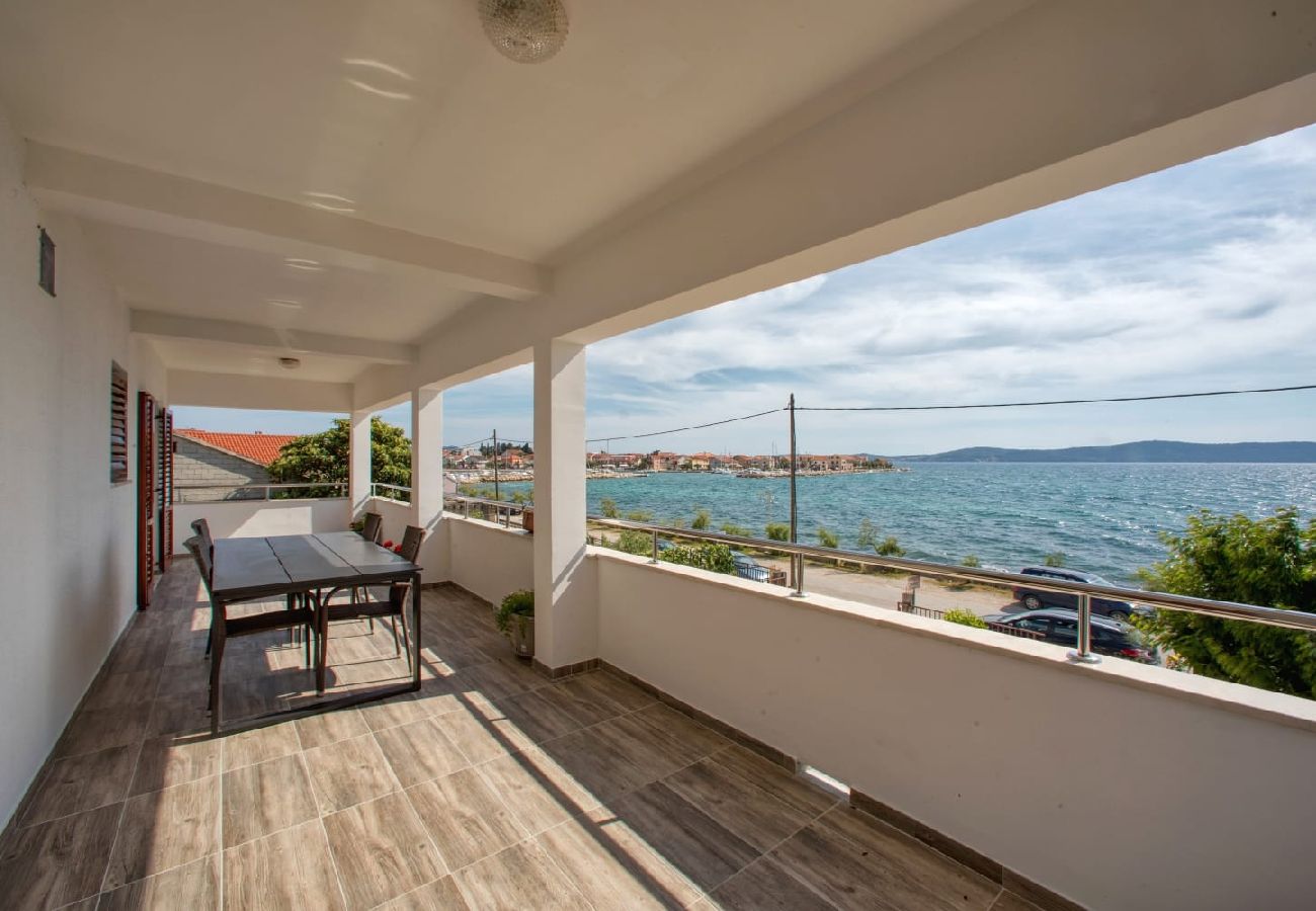 Appartamento a Bibinje - Appartamento in Bibigne (Bibinje) con vista mare, terrazzo, Climatizzazione, WIFI (868-3)