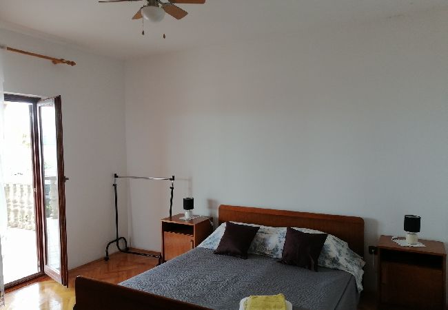 Appartamento a Bibinje - Appartamento in Bibigne (Bibinje) con vista mare, terrazzo, Climatizzazione, WIFI (868-4) Appartamento a Bibinje - Appartamento in Bibigne (Bibinje) con vista mare, terrazzo, Climatizzazione, WIFI (868-4)