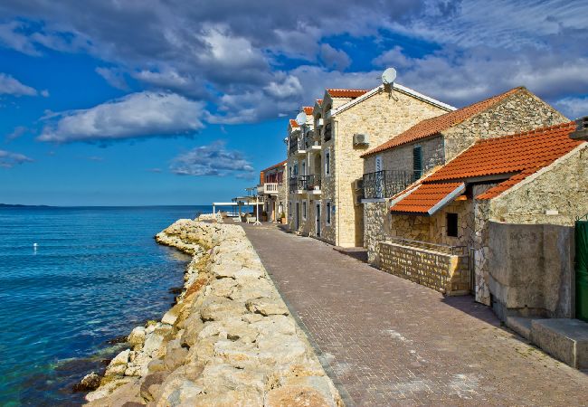 Appartamento a Bibinje - Appartamento in Bibigne (Bibinje) con vista mare, terrazzo, Climatizzazione, WIFI (868-4) Appartamento a Bibinje - Appartamento in Bibigne (Bibinje) con vista mare, terrazzo, Climatizzazione, WIFI (868-4)