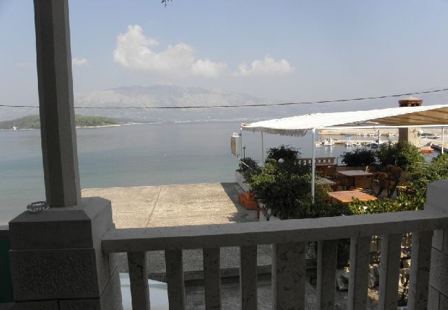 Appartamento a Lumbarda - Appartamento in Lombarda (Lumbrada) con vista mare, terrazzo, WIFI, Lavatrice (869-3) Appartamento a Lumbarda - Appartamento in Lombarda (Lumbrada) con vista mare, terrazzo, WIFI, Lavatrice (869-3)