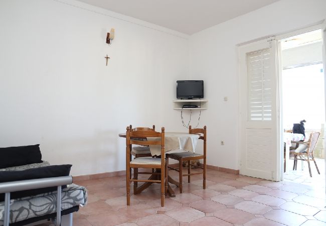 Appartamento a Lumbarda - Appartamento in Lombarda (Lumbrada) con vista mare, terrazzo, WIFI, Lavatrice (869-3) Appartamento a Lumbarda - Appartamento in Lombarda (Lumbrada) con vista mare, terrazzo, WIFI, Lavatrice (869-3)
