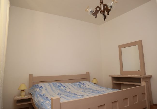 Appartamento a Lumbarda - Appartamento in Lombarda (Lumbrada) con vista mare, terrazzo, WIFI, Lavatrice (869-3) Appartamento a Lumbarda - Appartamento in Lombarda (Lumbrada) con vista mare, terrazzo, WIFI, Lavatrice (869-3)