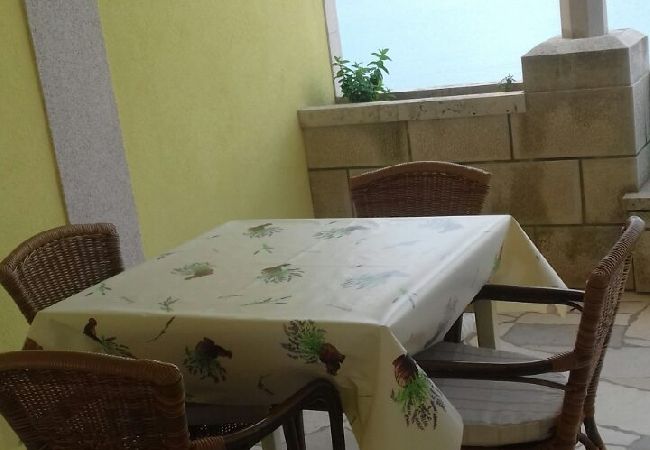 Appartamento a Lumbarda - Appartamento in Lombarda (Lumbrada) con vista mare, terrazzo, WIFI, Lavatrice (869-3) Appartamento a Lumbarda - Appartamento in Lombarda (Lumbrada) con vista mare, terrazzo, WIFI, Lavatrice (869-3)
