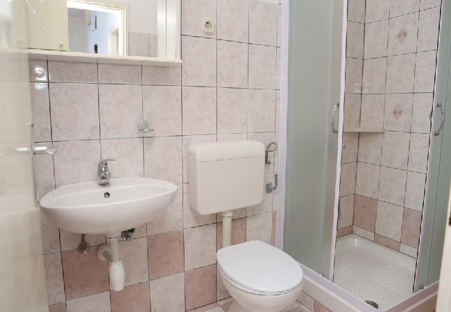 Appartamento a Lumbarda - Appartamento in Lombarda (Lumbrada) con vista mare, terrazzo, WIFI, Lavatrice (869-3) Appartamento a Lumbarda - Appartamento in Lombarda (Lumbrada) con vista mare, terrazzo, WIFI, Lavatrice (869-3)