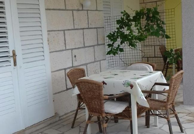 Appartamento a Lumbarda - Appartamento in Lombarda (Lumbrada) con vista mare, terrazzo, WIFI, Lavatrice (869-3) Appartamento a Lumbarda - Appartamento in Lombarda (Lumbrada) con vista mare, terrazzo, WIFI, Lavatrice (869-3)