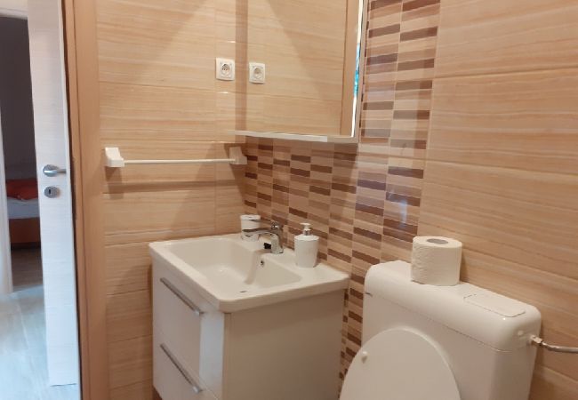 Appartamento a Lopar - Appartamento in Loparo (Lopar) con balcone, Climatizzazione, WIFI, Lavatrice (696-6) Appartamento a Lopar - Appartamento in Loparo (Lopar) con balcone, Climatizzazione, WIFI, Lavatrice (696-6)