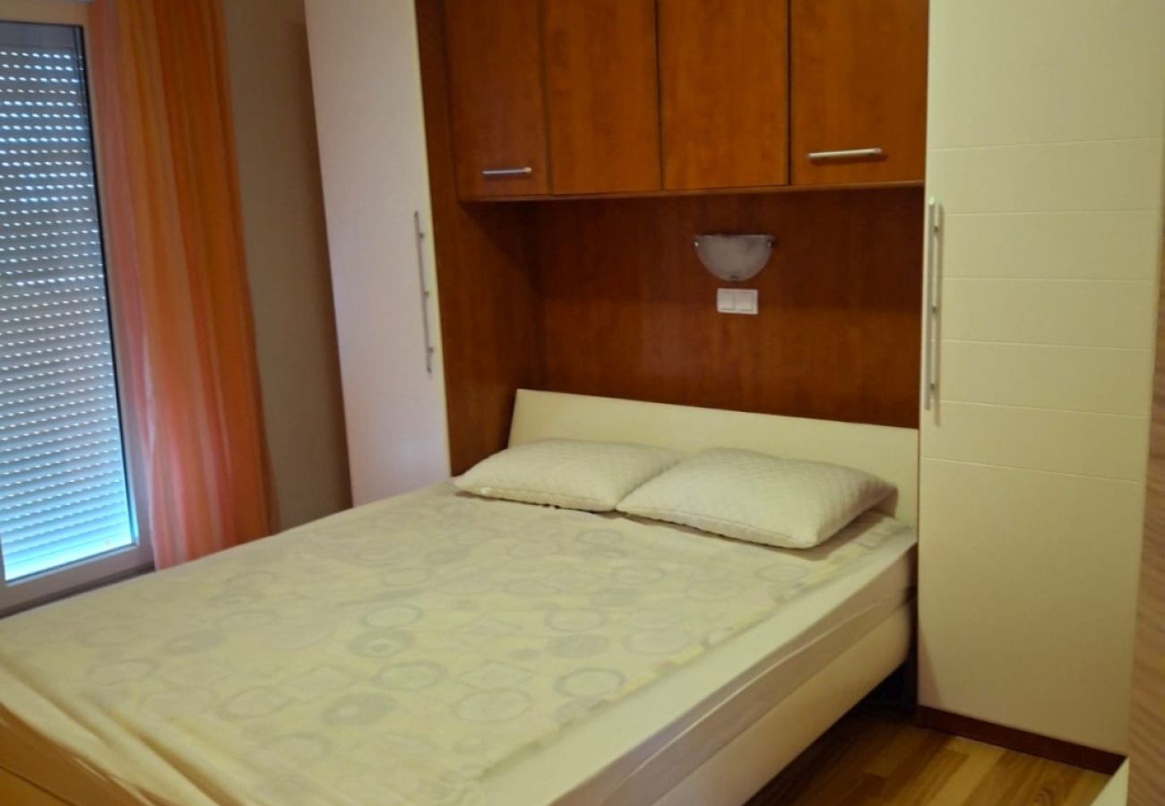 Appartamento a Lopar - Appartamento in Loparo (Lopar) con balcone, Climatizzazione, WIFI, Lavatrice (696-8)