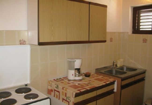 Appartamento a Kampor - Appartamento in Kampor con terrazzo, Climatizzazione, WIFI, Lavatrice (895-3) Appartamento a Kampor - Appartamento in Kampor con terrazzo, Climatizzazione, WIFI, Lavatrice (895-3)